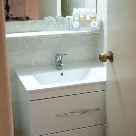 Vardes Aparthotel 2*